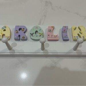 Colorful Name Wall Hooks “CAROLINE”